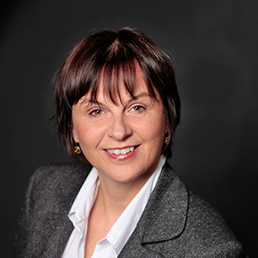 Portrait Dr. Bettina Thöne-Geyer