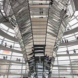 Foto: Reichstagskuppel CC-BY-SA 3.0 DE von Lars Kilian